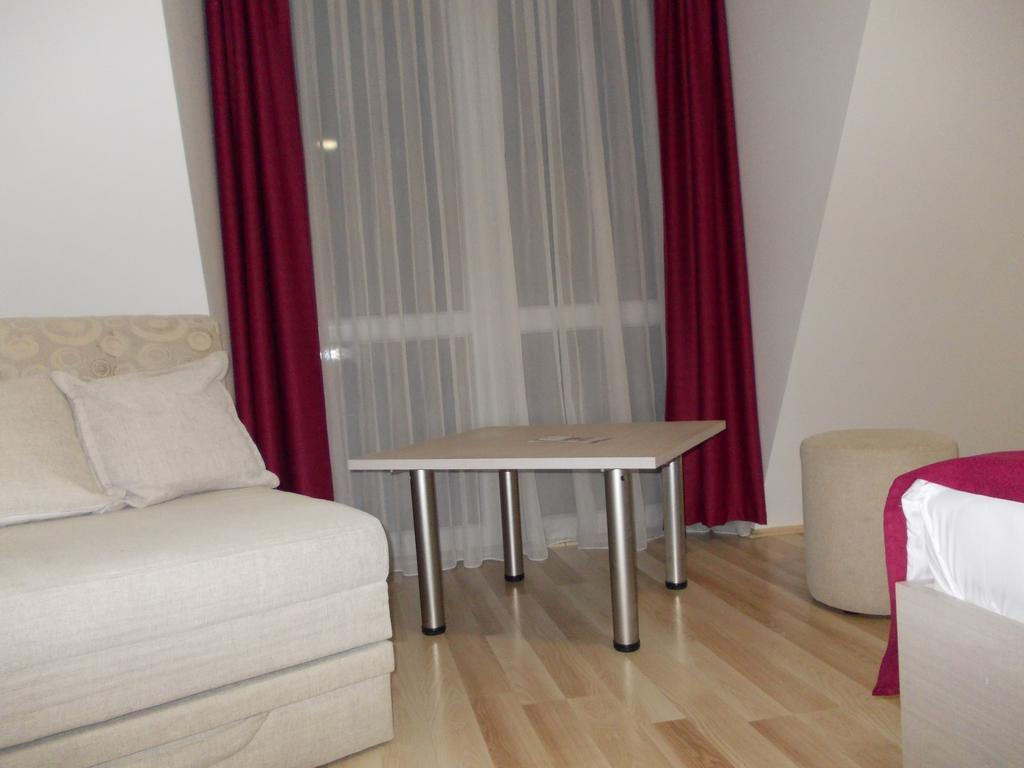 City Boutique Rooms 斯科普里 外观 照片